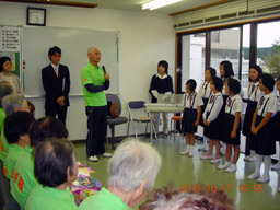 せせらぎ荘音楽交流会の様子4